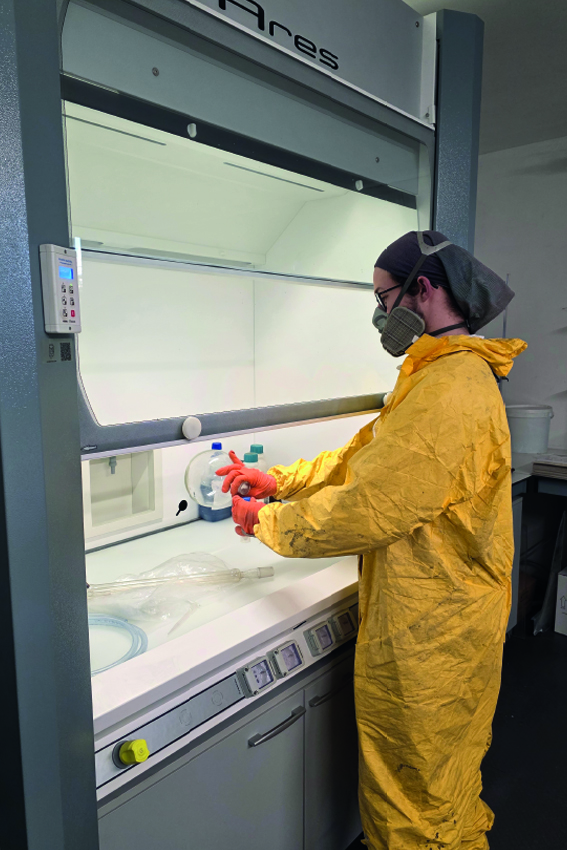 Prodotti chimici per la galvanica, semilavorati in rame. Miscelatura, bagni galvanici, bronzature e coloriture, elettrolucidatura, stripper, vernici