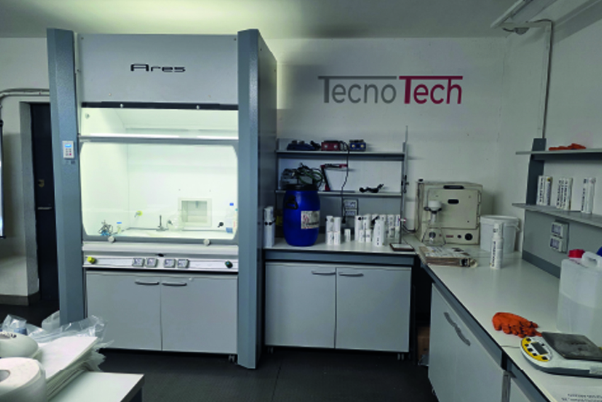 Prodotti chimici per la galvanica, semilavorati in rame. Miscelatura, bagni galvanici, bronzature e coloriture, elettrolucidatura, stripper, vernici